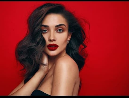 वहीं अपने मॉडलिंग करियर की शुरुआत उन्होंने महज़ 16 साल की उम्र में कर दी थी.