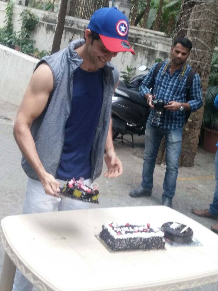 आपको बता दें कि ऋतिक रोशन मशहूर एक्टर और डायरेक्टर राकेश रोशन के बेटे हैं. (तस्वीर: रवि जैन)