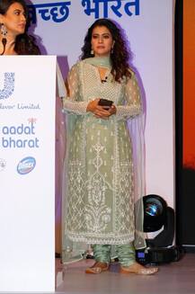 Photos: काजोल ने लॉन्च किया ‘स्वच्छ आदत, स्वच्छ भारत’ अभियान, बच्चों के साथ की जमकर मस्ती