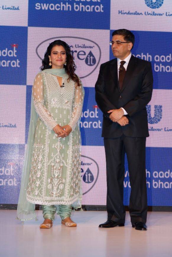 काजोल hindustan unilever की ‘स्वच्छ आदत, स्वच्छ भारत’ जैसी पहल के जरिए हाथों की सफाई एवं इससे होने वाले फायदों के बारे में प्रचार-प्रसार कर रही हैं. (तस्वीर: मानव मंगलानी)