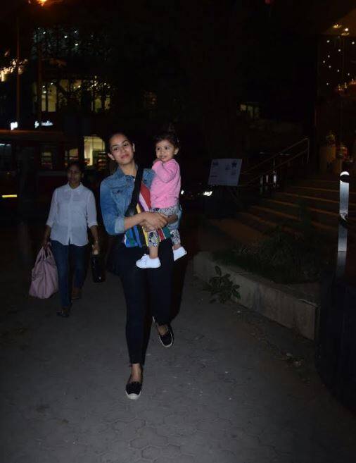 स्टार्स से ज्यादा इन दिनों सोशल मीडिया पर उनके नन्हें बच्चे कहीं ज्यादा स्पॉटलाइट में रहते हैं. (तस्वीर: मानव मंगलानी)