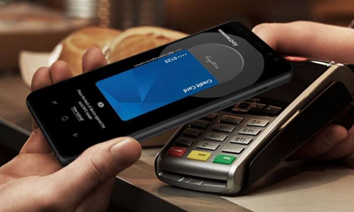 वहीं इस डिवाइस के बाकी फीचर्स की बात करें तो गैलेक्सी A8 PLUS में सैमसंग पे की मदद से कस्टमर्स कहीं भी कार्ड को टैप या स्वाइप करके लेनदेन कर सकते हैं. गैलेक्सी A8 PLUS आईपी 68 सर्टिफिकेशन के साथ आता है, यानी ये स्मार्टफोन पानी और धूल प्रतिरोधी है. साथ ही यह स्मार्टफोन A सीरीज का पहला फोन है जो सैमसंग गियर वीआर को सपोर्ट करता है.
गैलेक्सी ए8प्लस 20 जनवरी से एक्सक्लूसिव रूप से अमेजन पर उपलब्ध होगा.