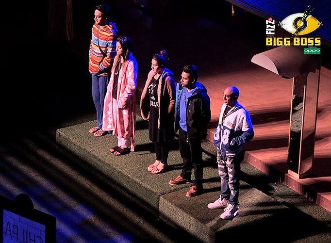 वहीं हिना खान के बारे में बात करते हुए आकाश ददलानी ने कहा, ''वह सबसे अच्छी टास्क मास्टर है. मुझे तो टास्क के दौरान उससे डर लगता था. लेकिन जब भी मैं उसकी टीम में होता था तो मुझे खुशी होती थी.''