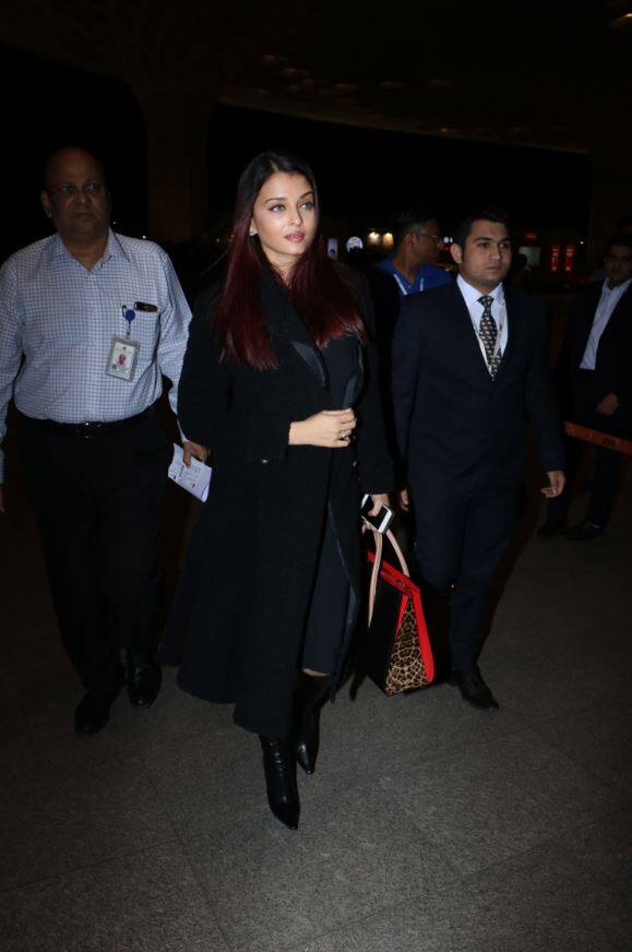 बता दें कि ऐश्वर्या दुबई में एक इवेंट में शामिल होने के लिए रावाना हो रही थी. (तस्वीर: मानव मंगलानी)