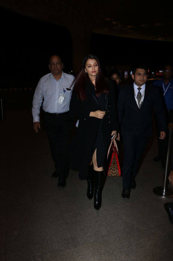 यहां तक कि आराध्या कांस में भी ऐश्वर्या के साथ ही नजर आईं थीं. (तस्वीर: मानव मंगलानी)