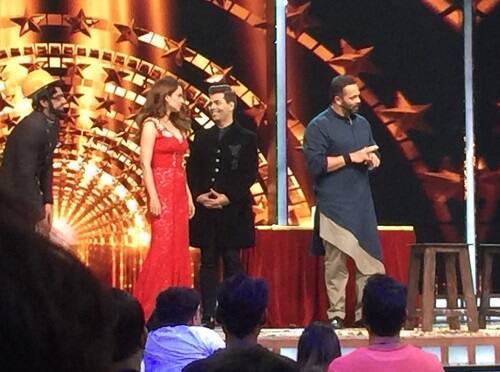 ये तस्वीरें हैं 'इंडियाज नेक्स्ट सुपरस्टार' के सेट की जहां कंगना और करण ने अपनी दोस्ती को एक मौका देना मुनासिब समझा.