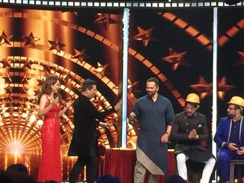 इस दौरान सेट पर रोहिट शेट्टी भी मौजूद थे, उन्होंने भी कंगना और करण के साथ मिलकर काफी मस्ती की.