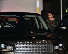 \'ज़ीरो\' की शूटिंग के बाद कैमरे में कैद हुईं अनुष्का शर्मा, शाहरूख भी आए नज़र, देखें तस्वीरें