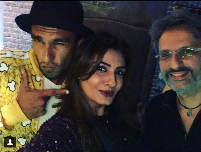रवीना ने रणवीर सिंह के साथ भी खूब मस्ती की. (Photo: instagram)