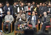 CJI दीपक मिश्रा ने प्रेस कॉन्फ्रेंस करने वाले चारों जजों की बैठक बुलाई