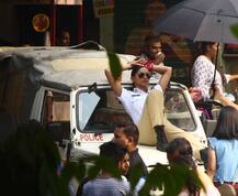 ट्रैफिक पुलिस बनीं दीपिका पादुकोण, एड में आएंगी नज़र, देखें On Location तस्वीरें