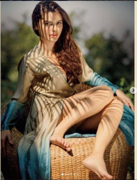 बताते चलें कि 2012 में इस फिल्म से जुड़ी शर्लिन की कई तस्वीरें वायरल हुई थीं. इसी के बाद उन्हें काफी फेम हासिल हुआ था.