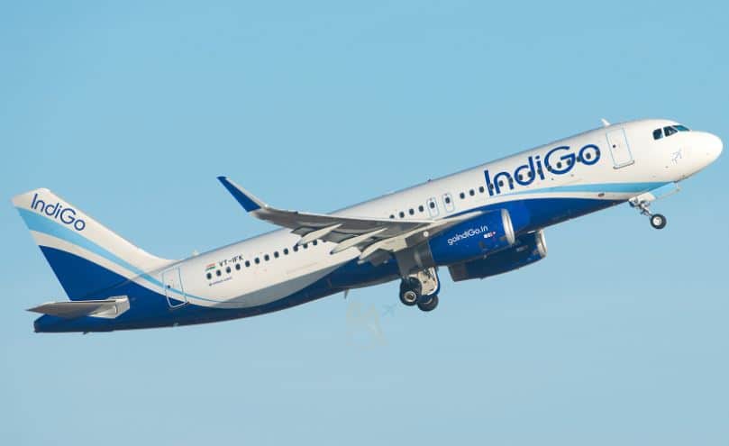 14 लोगों को लिए बिना तय वक्त से पहले ही उड़ गया विमान! Air-Indigo flights leave passengers 25 minutes ahead of time 14 लोगों को लिए बिना तय वक्त से पहले ही उड़ गया विमान!