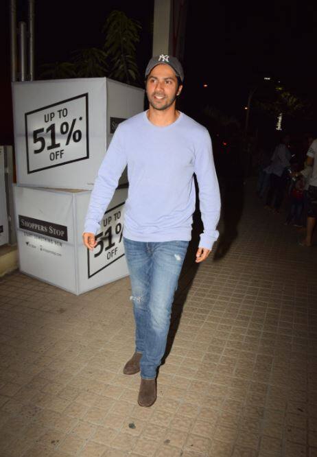 पिछले काफी दिनों से खबरे हैं कि ये दोनों इस साल शादी कर सकते हैं. हालांकि दोनों में से किसी ने अभी तक इन खबरों को लेकर कोई आधिकारिक बयान नहीं दिया है. 