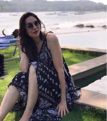 पहले से ज्यादा कूल हो गई है करिश्मां कपूर, देखें पिक्स