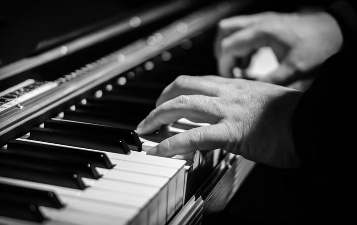 Brains Work Differently To Play Classical, Jazz Music अलग-अलग तरीके से काम करता है जैज़ और क्लासिकल पियानोवादकों का दिमाग