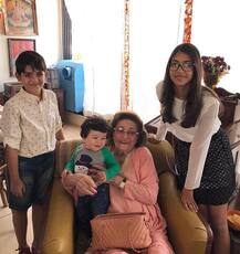 Photos: पिता संजय के पास पहुंचे करिश्मा के दोनों बच्चे, सौतेली मां ने शेयर की खास तस्वीरें