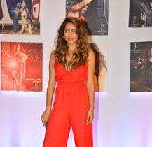 Photos: डब्बू रतनानी के कैलेंडर लॉन्च पर करन कुंद्रा के साथ पहुंचीं अनुषा दांडेकर, दिखा ग्लैमरस अवतार