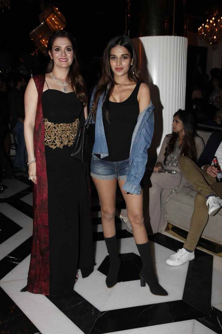  इतना सबकुछ होने के बाद भी निधी को मुंबई जैसे शहर में हाल ही में संकीर्ण मानसिकता का शिकार होना पड़ा था. इसकी वजह से उन्हें अपना घर तक खाली करना पड़ा था.