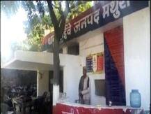 मथुरा: बदमाशों और पुलिस के बीच चली गोली बच्चे को लगी, हुई मौत