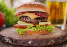 टीवी विज्ञापनों के कारण जंक फूड की ओर आकर्षित हो रहे हैं युवक