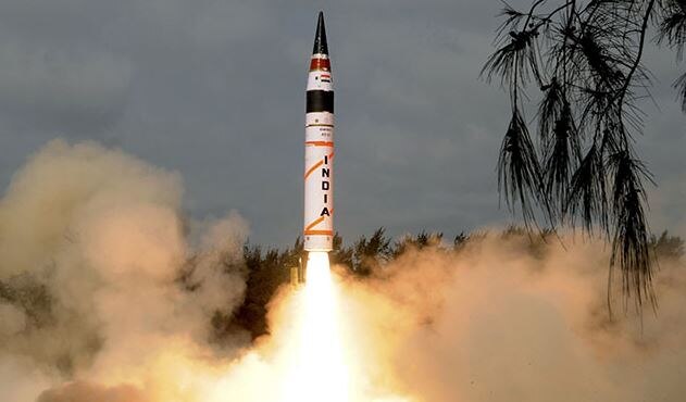 Nuclear-Capable Agni-5 Ballistic Missile Successfully Test-Fired भारत ने बैलिस्टिक मिसाइल अग्नि-5 का सफल परीक्षण किया, ज़द में चीन का हर इलाका