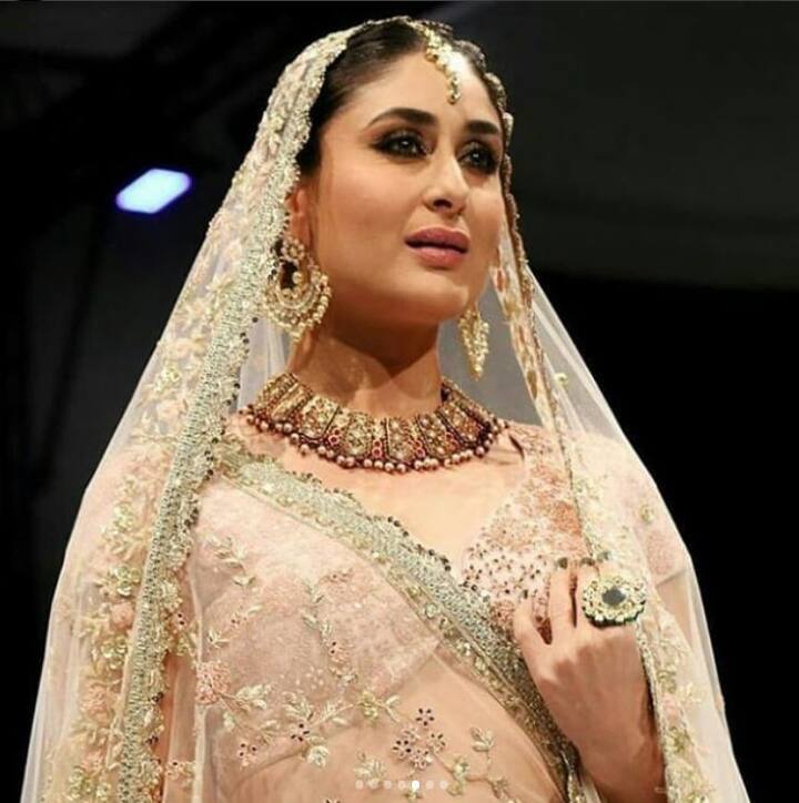 करीना उन बहुत कम हीरोइनों में से हैं जो प्रेग्नेंसी के बाद अपनी फिगर मेंटेन करने के लिए इतनी मेहनत करती हैं, साथ ही वह अपने एक साल के बेटे तैमूर को भी पूरा वक्त देती हैं.