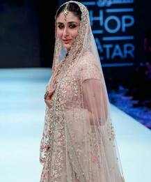 ब्राइडल लुक में नजर आईं करीना कपूर, विक्रम फडणीस की डिजाइन की हुई ड्रेस में उतरीं रैंप पर