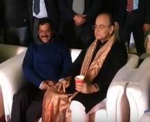 कड़वाहट भुला कर साथ दिखाई दिए केजरीवाल और जेटली, कांग्रेस ने साधा निशाना