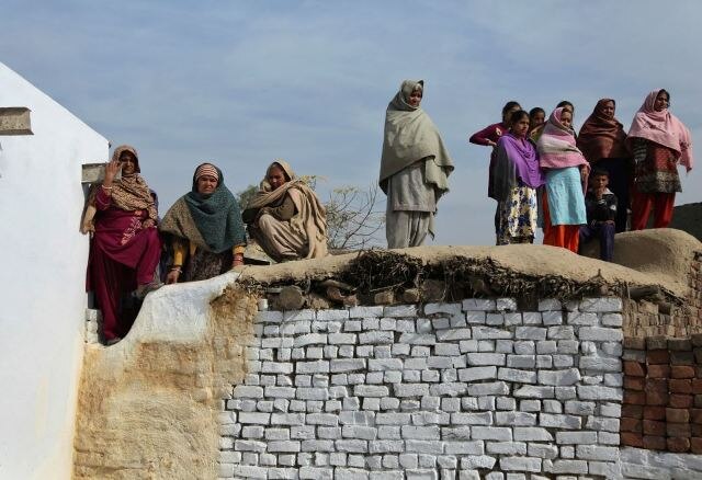 LOC पर बढ़ा तनाव, 3 दिन से जारी है पाकिस्तानी फायरिंग, जनता को बना रहे निशाना