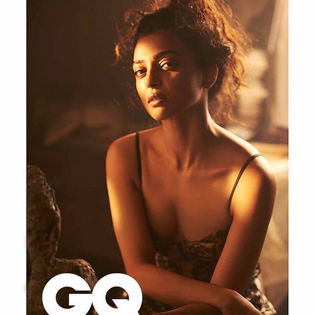 उसके बाद राधिका ने 2015 में सुजॉय घोष की फिल्म 'अहिल्या' में काम भी किया. इस फिल्म ने सोशल मीडिया पर तो जैसे आग ही लगा दी.