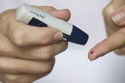 Type 2 Diabetes: What Are Its Symptopms, Know Ideal Blood Sugar Level