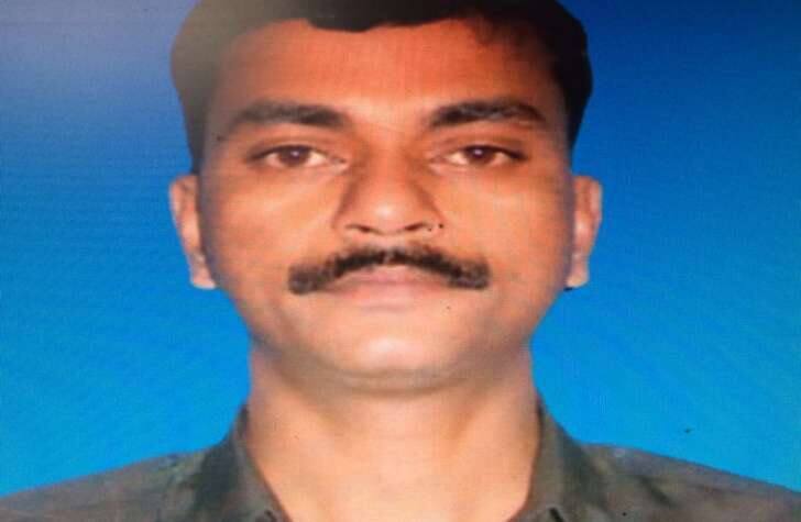 गोलीबारी में शहीद लांस नायक को सेना ने अंतिम विदाई दी Army fighter farewell to martyr Lance Naik in firing गोलीबारी में शहीद लांस नायक को सेना ने अंतिम विदाई दी