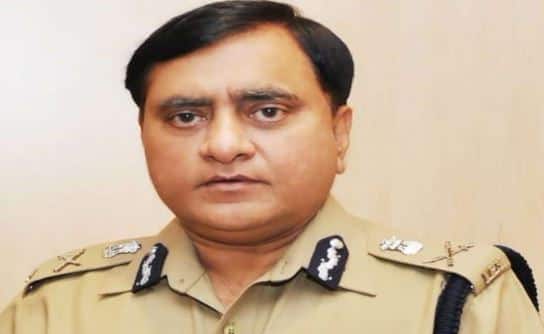 पसंद-नापसंद और नाम कटने की अटकलों के बीच 23 जनवरी को ओपी सिंह बनेंगे यूपी के डीजीपी OP Singh to join as Uttar Pradesh DGP पसंद-नापसंद और नाम कटने की अटकलों के बीच 23 जनवरी को ओपी सिंह बनेंगे यूपी के डीजीपी
