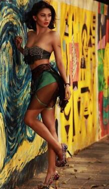 बिग बॉस की इस कंटेस्टेंट ने अपनी हालिया तस्वीरों से लई इंटरनेट पर \'आग\', देखें तस्वीरें