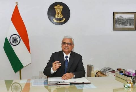 ओ पी रावत बने मुख्य निर्वाचन आयुक्त, कहा- निष्पक्ष चुनाव कराना होगी प्राथमिकता ओ पी रावत बने मुख्य निर्वाचन आयुक्त, कहा- निष्पक्ष चुनाव कराना होगी प्राथमिकता