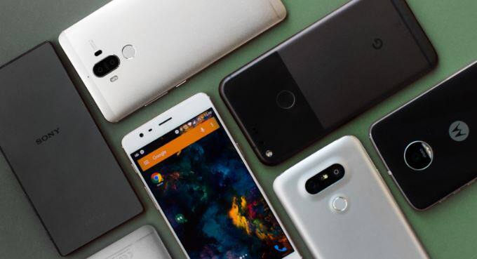 Smartphone Storage harm because of good morning messages 'गुड मॉर्निंग' के मैसेज कम कर रहे हैं स्मार्टफोन की स्टोरेज: रिपोर्ट