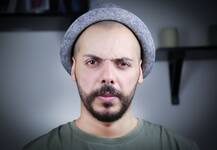 पुरूषों में महिलाओं से अधिक बढ़ रही है सुंदर दिखने की आकांक्षा: सर्वे