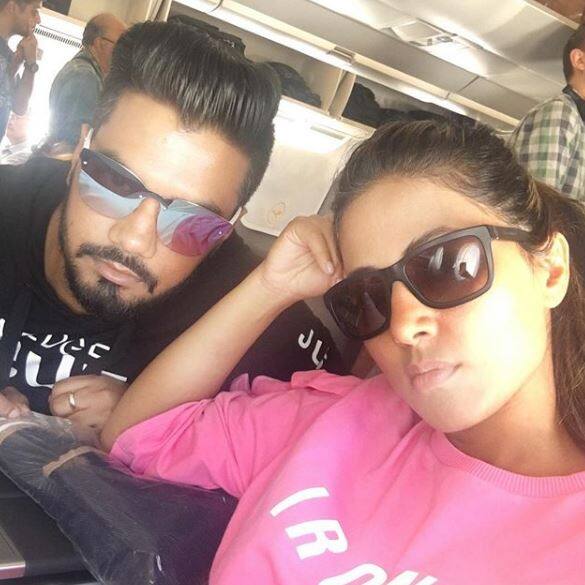 हिना खान ने रॉकी के अपने रिश्ते के सार्वजनिक होने पर खुशी जाहिर की थी. लेकिन ये भी कहा था कि इस रिश्ते को अभी लंबा सफर तय करना बाकी है.