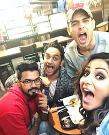 बिग बॉस 11 की दुश्मनी भुलाकर विकास के साथ पार्टी करने पहुंची हिना, देखें तस्वीरें...