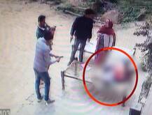 यूपी: मेरठ में बदमाशों ने बुजुर्ग महिला को मारी गोली, वारदात CCTV में कैद