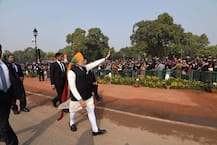 Republic Day 2018: परेड खत्म होने के बाद वहां मौजूद लोगों से मिले पीएम मोदी