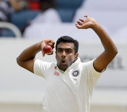 चेन्नई सुपरकिंग्स के आर अश्विन भी आईपीएल 11 में अब किंग्स एलेवेन पंजाब के साथ खेलते हुए नजर आएंगे.