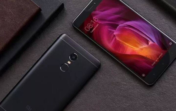 शाओमी रेडमी नोट 4 कंपनी के साल 2017 के सबसे सक्सेसफुल स्मार्टफोन की कीमत में एक बार फिर कटौती हुआ है. ये कटौती रेडमी नोट के 64 जीबी मॉडल की कीमत में की गई है.