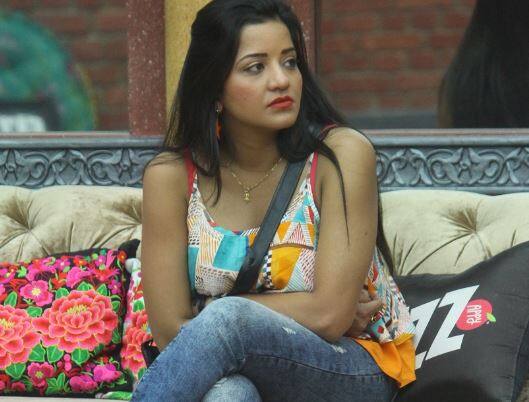 बिग बॉस 10 की कंटेस्टेंट मोनालिसा का वजन भी घर में रहते हुए कम हुआ. मोनालिसा ने बताया था कि बिग बॉस के घर में रहते हुए उनका वजन 7 किलो तक कम हो गया था.