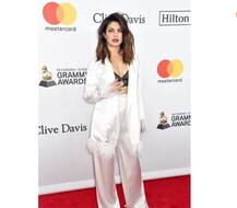 देखें प्रियंका चोपड़ा की 2018 की पहली आग लगाती तस्वीरें