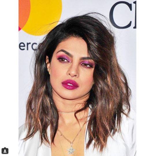 लाखों दिलों की धड़कन प्रियंका के इंस्टाग्राम पर लगभग 21.2 मिलियन फॉलोअर्स हैं. 