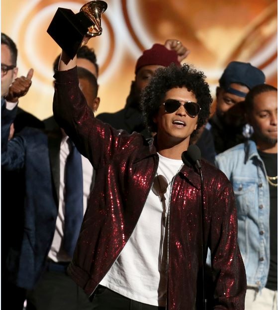 GRAMMY Awards 2018: Bruno Mars wins song of the year GRAMMY Awards 2018: ब्रूनो मार्स ने जीता 'Song of the Year' का ग्रैमी अवॉर्ड