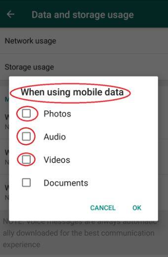 Media Auto-download को चुनने के बाद When using mobile data का विकल्प मिलेगा. इस पर क्लिक करके आप तस्वीरों और वीडियोज के अपने आप डाउनलोड होने पर रोक लगा सकते हैं. आपको बस फोटो और वीडियो के सामने लगे टीक मार्क को हटाना होगा.