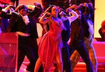 ग्रैमी अवार्ड  में दिग्गज पॉप स्टार रिहाना ने बिखेरा जलवा, देखें तस्वीरें